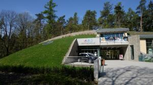 Centrum pro chov lemurů kata a vstup do zoo